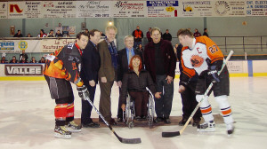Chantal Petitclerc et les dignitaires lors de la mise au jeu officielle